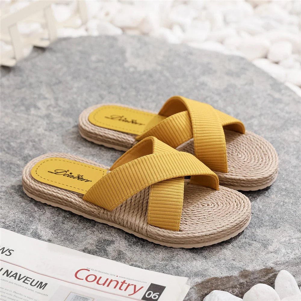 Clara — Sandalias Planas de Verano