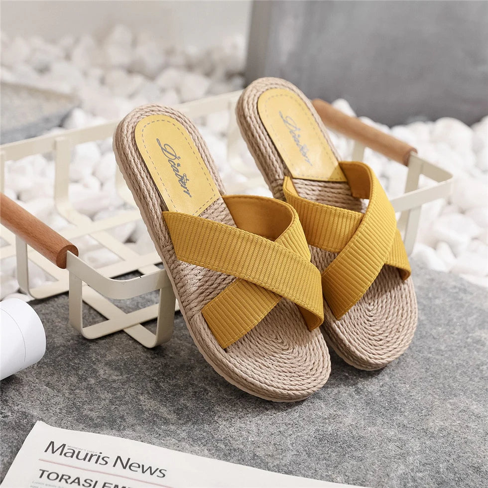 Clara — Sandalias Planas de Verano