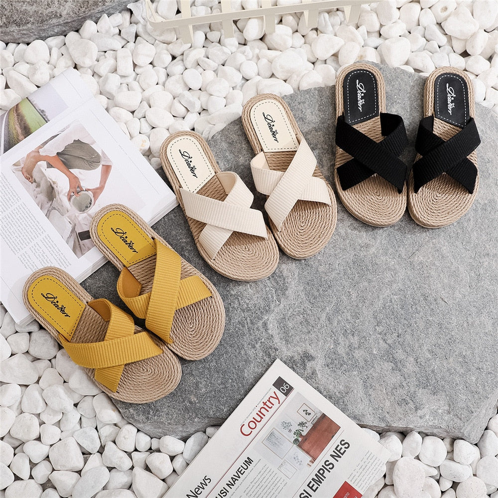 Clara — Sandalias Planas de Verano