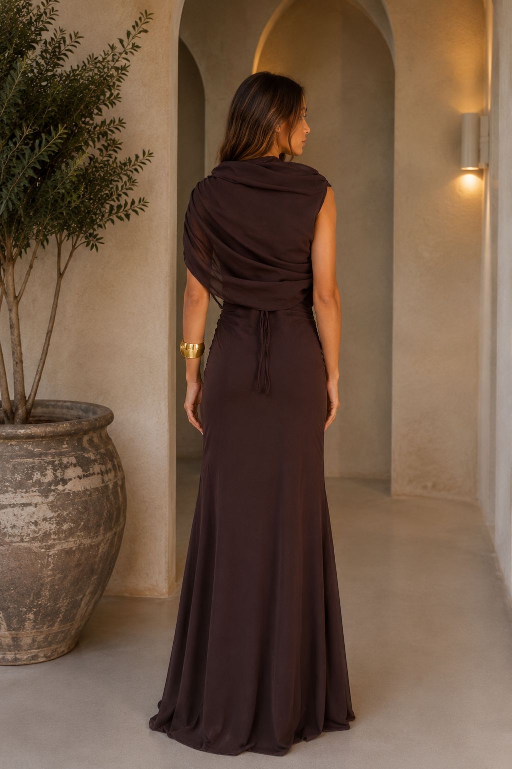 Mocha — Vestido Maxi Marrón de Fiesta con Drapeado | Luna Ferrer - Luna Ferrer